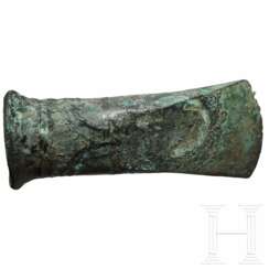 Großes Tüllenbeil, Mittel- oder Westeuropa, jüngere bis späte Bronzezeit, ca. 950 – 600 vor Christus