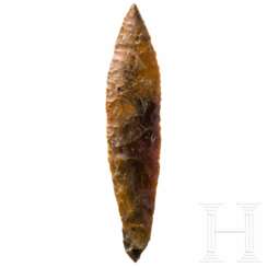 Fein facettierte Speerspitze aus Flint, Seeland, Dänemark, 3. Jahrtausend vor Christus