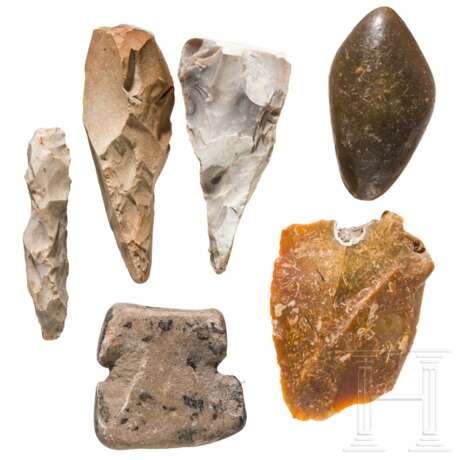 Sechs steinzeitliche Werkzeuge, Mitteleuropa, Paläolithikum - Foto 1