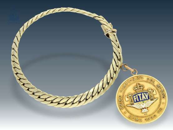 Armband: antikes Goldarmband mit seltenem Anhänger, Goldmedaille der 1. Weltmeisterschaft im Schießen 1930 in Rom, 18K Gold - photo 1
