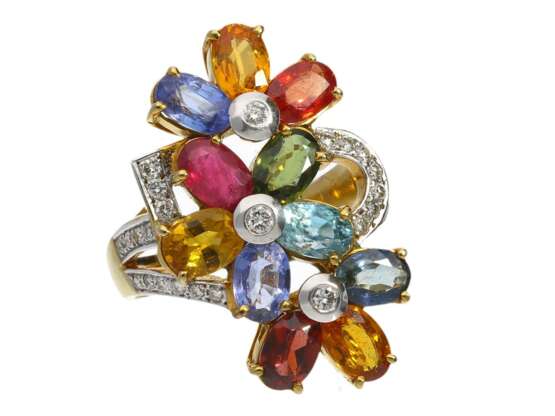 Ring: sehr dekorativer und ehemals sehr teurer vintage Cocktail-Ring mit Brillanten und hochwertigen Edelsteinen, 18K Gold - photo 1