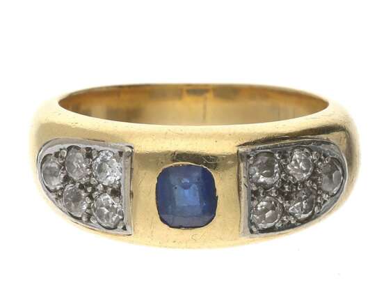 Ring: alter Goldschmiedering mit Altschliff-Diamanten und Saphir, aus der Zeit des Art déco - фото 1