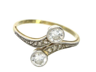 Ring: antiker Overcross-Diamantring, vermutlich um 1920