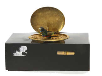 Singvogeldose: antike Singvogeldose, vermutlich um 1920, Schildpattgehäuse, Originalbox, vermutlich Griesbaum