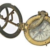 Sonnenuhr: englische Horizontal-Reise-Sonnenuhr mit Kompass, signiert C. Blunt London, vermutlich um 1800 - Foto 2