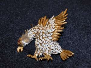 Vintage brooch in the shape of an eagle