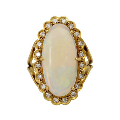 Ring mit ovalem Opal entouriert von 20 Achtkantdiamanten zusammen ca. 0,3 ct, - photo 2