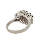 Ring mit Saphiren und Diamanten, zusammen ca. 0,6 ct (punziert) - photo 3