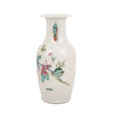 Famille rose - Vase. CHINA, späte Qing-Dynastie (19. Jahrhundert). - photo 2