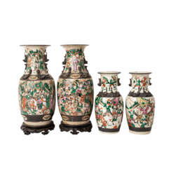 Vier (zwei Paar) Nanking Vasen. CHINA, 19. Jahrhundert.