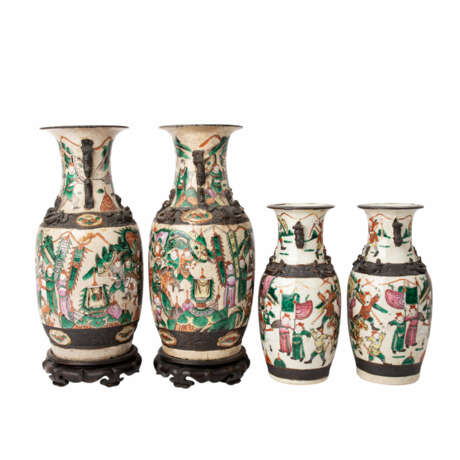 Vier (zwei Paar) Nanking Vasen. CHINA, 19. Jahrhundert. - Foto 2
