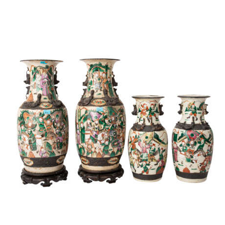 Vier (zwei Paar) Nanking Vasen. CHINA, 19. Jahrhundert. - photo 3