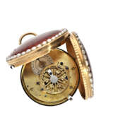 Taschenuhr: wunderschöne Gold/Emaille-Spindeluhr mit beidseitigem Perlbesatz, vermutlich Frankreich um 1800 - фото 2