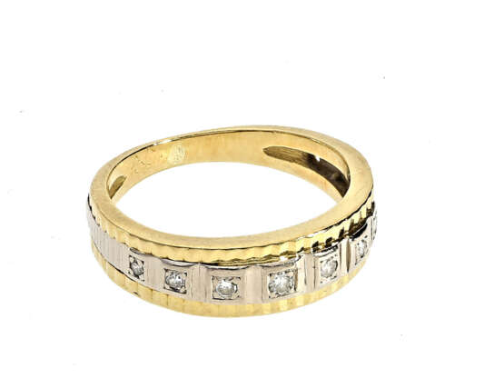Ring: vintage Bicolor-Goldschmiedering mit Diamantbesatz - фото 1