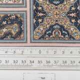 Feinster Teppich aus Seide. TÜRKEI, 20. Jahrhundert, 61x47 cm. - фото 3