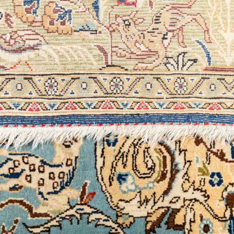 Orientteppich mit Seide. PERSIEN, 20. Jahrhundert, 215x137 cm. - Foto 4