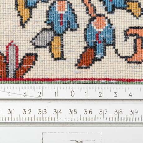 Orientteppich. SAROUGH/NORD-WEST-PERSIEN, 20. Jahrhundert, 202x130 cm. - фото 4