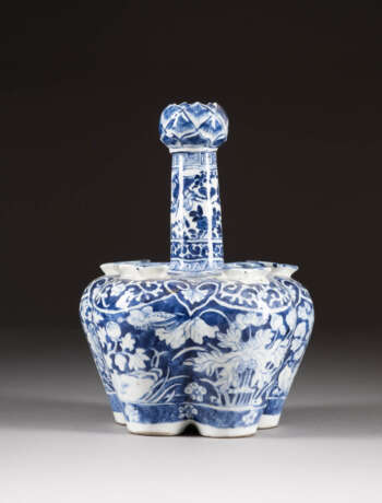 FÜNFPASSIGE VASE MIT FÜNF ÖFFNUNGEN China - photo 1