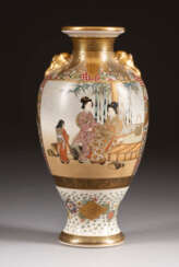 SATSUMA-VASE MIT DEKOR VON ARISTOKRATINNEN Japan