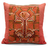 A GROUP OF TEN CUSHIONS - фото 8