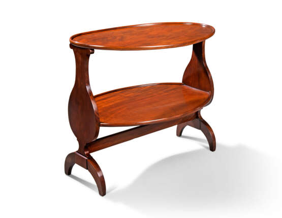 A CONTINENTAL MAHOGANY OVAL TWO-TIER ETAGERE - фото 1