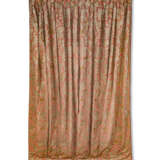 A PAIR OF PINK LINEN AND GREEN-AND-OATMEAL VELVET APPLIQUE 'BROCKHAM' CURTAINS - фото 3
