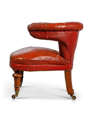 AN EARLY VICTORIAN WALNUT AND RED-LEATHER READING-CHAIR - фото 2