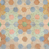 A VICTORIAN PRINTED-COTTON PATCHWORK QUILT - фото 4