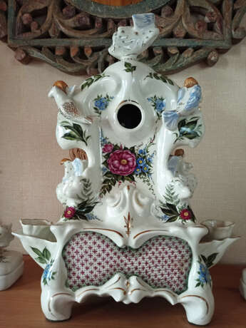 Coffrets, Horloge de cheminée, Statuette «Ange du jour», Lot de 3 pièces, Porcelaine, Peinture sur glaçure, Art Nouveau (1880-1910), Pastorale, Russie, 1997 - photo 3