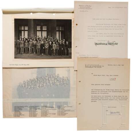 Zwei Gruppenaufnahmen vom Besuch einer russischen bzw. japanischen Militärdelegation bei der Firma Krupp, 1939 bzw. 1941 - Foto 1