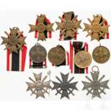 Elf Auszeichnungen Kriegsverdienstkreuz 1939, verschiedene Stufen - Foto 1
