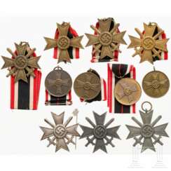 Elf Auszeichnungen Kriegsverdienstkreuz 1939, verschiedene Stufen
