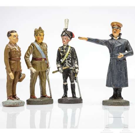 Vier Elastolin-Persönlichkeitsfiguren - Franco, Macksensen, Goebbels und Hitler im Mantel - photo 1