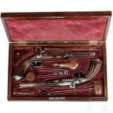 Ein Paar Perkussionspistolen im Kasten, italienische Sammleranfertigungen im Stil um 1850 - фото 1
