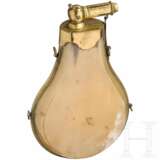 Große Pulverflasche aus Horn, deutsch/Frankreich, Mitte 19. Jahrhundert - photo 2