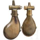 Zwei jagdliche Pulverflaschen, 1. Hälfte 19. Jahrhundert - фото 2