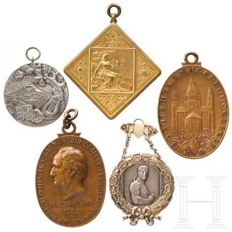 Fünf große Medaillen und Plaketten Deutscher Sänger-Bundesfeste - Foto 1