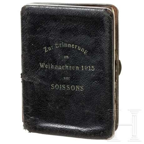Manfred von Richthofen (1892 - 1918) - Zigarrenetui mit Originalunterschrift "Weihnachten 1915 Soissons" - Foto 2