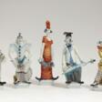 Fünf Clowns (Saxophonspieler, Trommler, Zieharmonika, Doktorhut, Orchesterchef) Meissen, Peter Strang, 1987 und 1989 - Auction archive