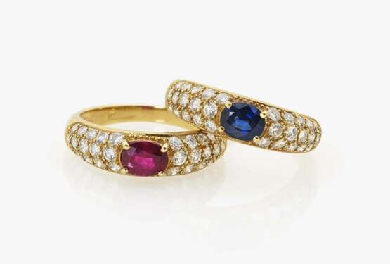 Zwei Ringe mit Brillanten, Rubin und Saphir - photo 1