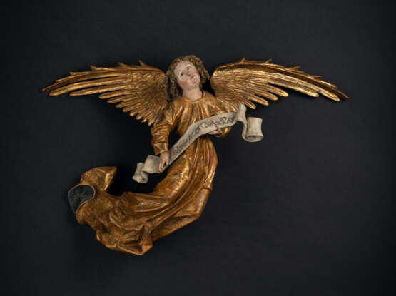 Gotischer geflügelter Engel mit Schriftband - фото 4