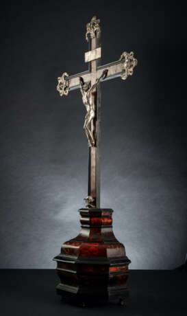 Grosses Kruzifix im Boulle-Stil mit silbernem Christuskorpus - photo 4