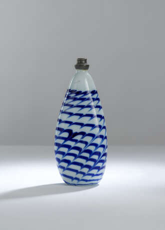 Seltene Schnapsflasche aus Milchglas - photo 1