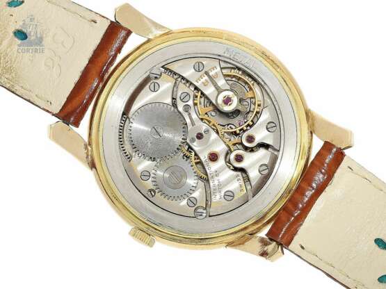 Armbanduhr: seltene, große goldene IWC mit Zentralsekunde und "Fancy Lugs", Schaffhausen 1951 - Foto 2