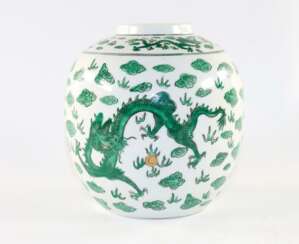 China Vase mit Wolkendrachen