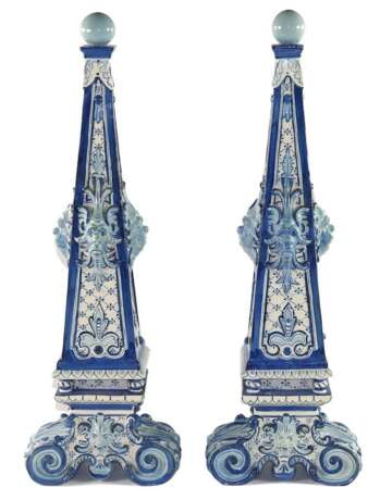 Delft Paar Obelisken. - Foto 1
