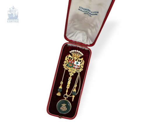 Taschenuhr/Anhängeuhr: äußerst kostbare Gold/Emaille/Jaspis-Chatelaine mit Gold/Japis-Damenuhr in Originalbox, vermutlich Hochzeitsgeschenk für eine Gräfin, Paris ca.1850 - Foto 9