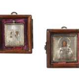 Lot: 2 Miniatur-Ikonen mit Silberoklad in Kiyot - photo 1