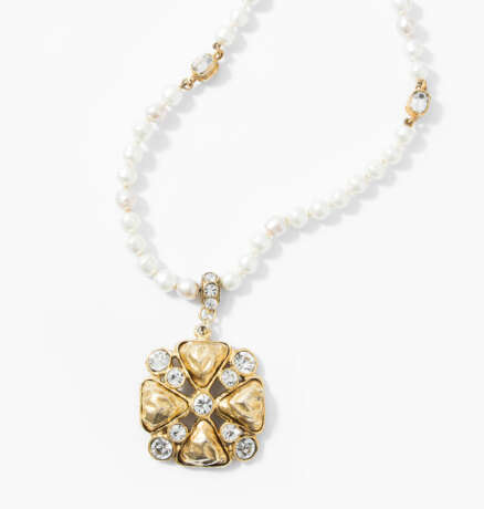 Chanel, Perlenkette mit Anhänger - фото 1