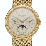 Patek Philippe. PATEK PHILIPPE, 18K GOLD, PERPETUAL CALENDAR WITH MOON PHASES AND BRACELET, REF. 3945/1 - photo 1